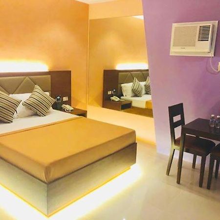 Hotel Apollo Lemery Bagian luar foto