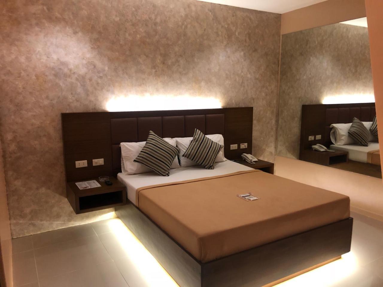 Hotel Apollo Lemery Bagian luar foto