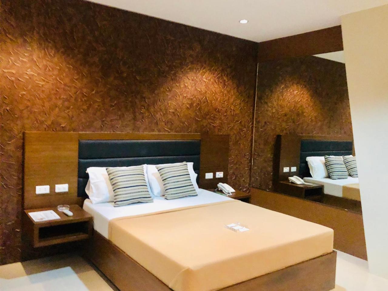Hotel Apollo Lemery Bagian luar foto